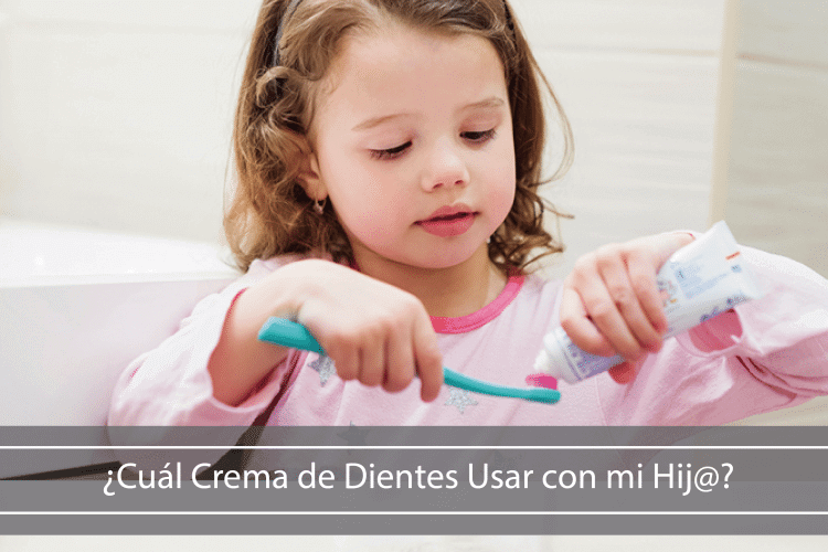 niña-pone-crema-en-su-cepillo